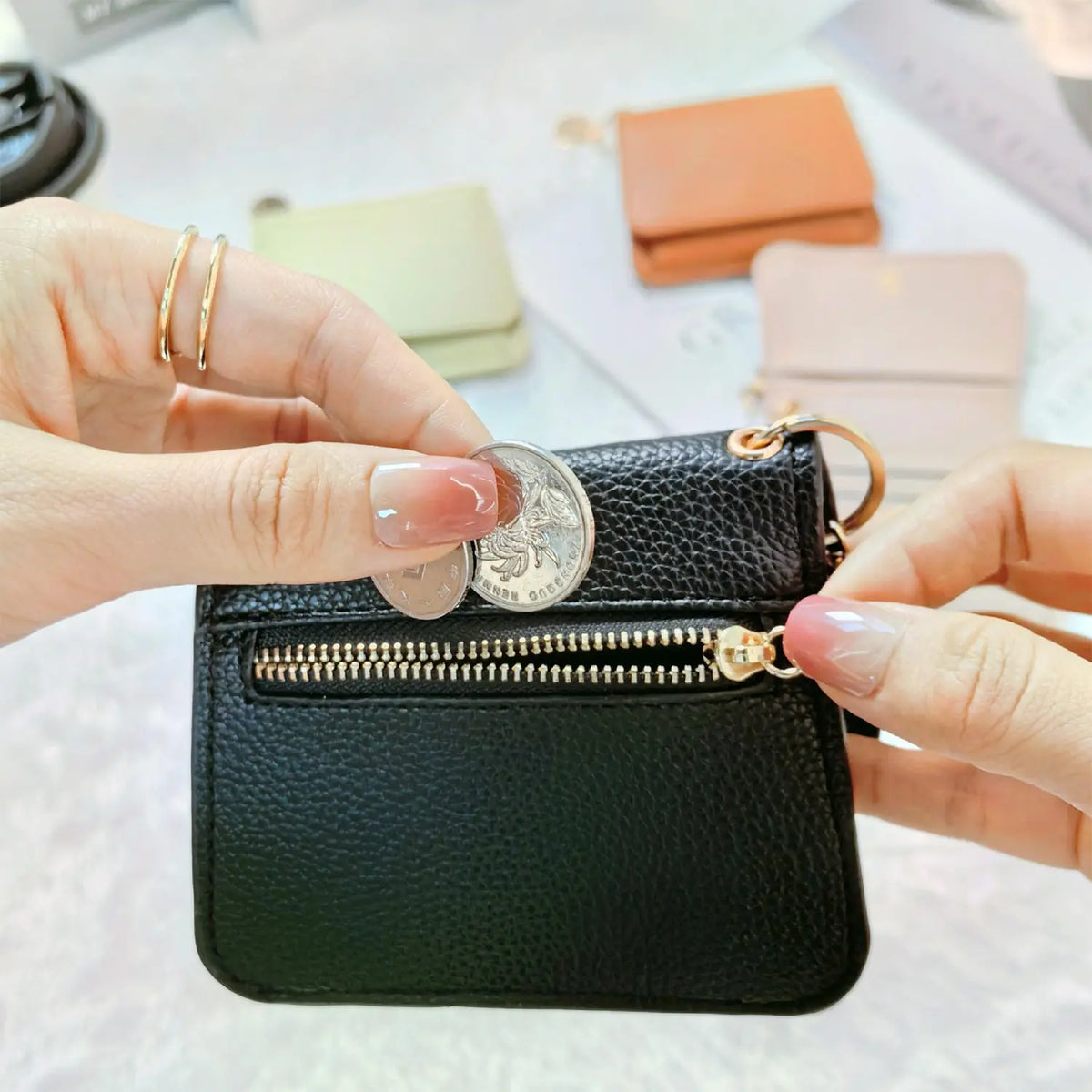 Luna Mini Wallet | Elegant Slim Card Holder With Coin Pocket